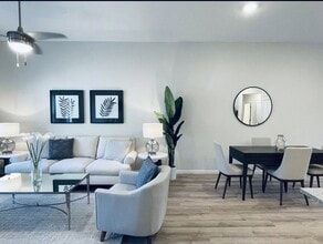 Wilcox Meadows in Twinsburg, OH - Foto de edificio - Building Photo