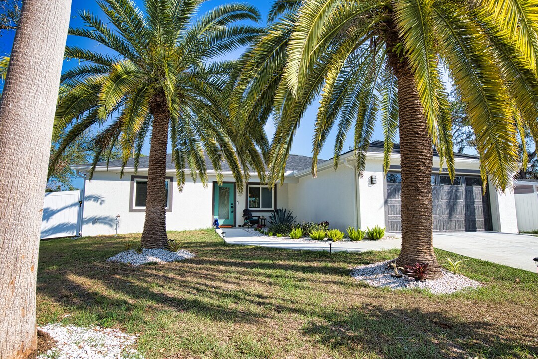 3887 Hawkeye Cir in Sarasota, FL - Building Photo