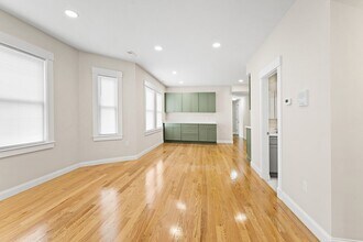 42 Almont St in Medford, MA - Building Photo - Building Photo