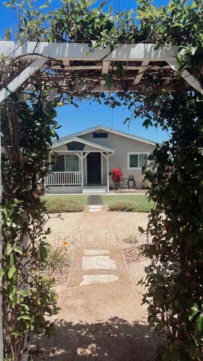 1847 A Ave in National City, CA - Building Photo