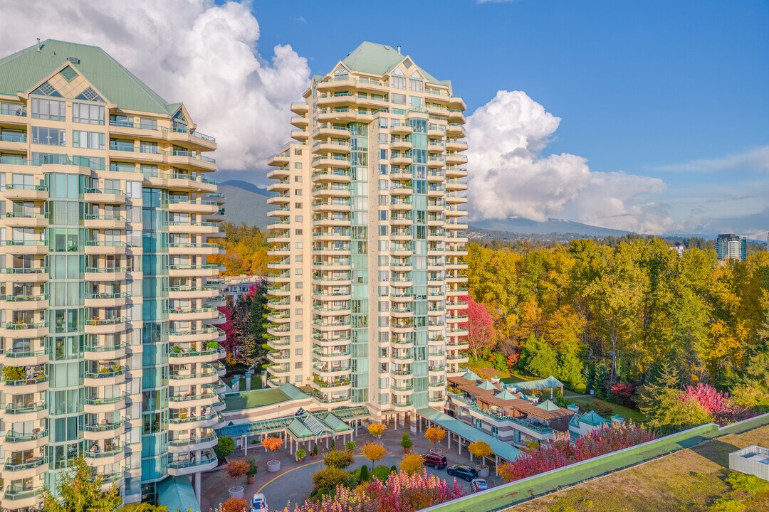 The West Royal - Tower 2 in West Vancouver, BC - Building Photo