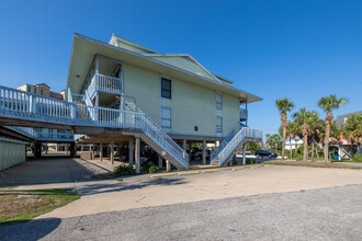 The Cove Condominiums in Gulf Shores, AL - Building Photo - Building Photo