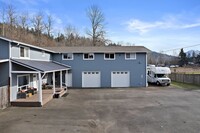 409 Leber St NE in Orting, WA - Building Photo - Building Photo