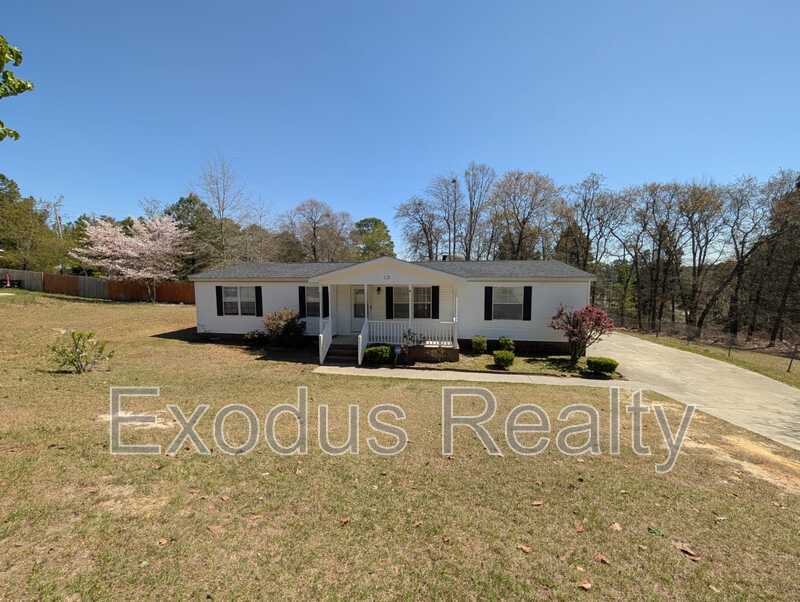 10 Forest Manor Dr in Sanford, NC - Building Photo