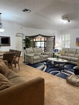 502 SW 158th Terrace in Pembroke Pines, FL - Building Photo