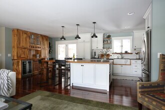 1775 Dorset St in South Burlington, VT - Building Photo - Building Photo