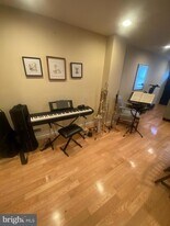 902 Cantrell St in Philadelphia, PA - Building Photo