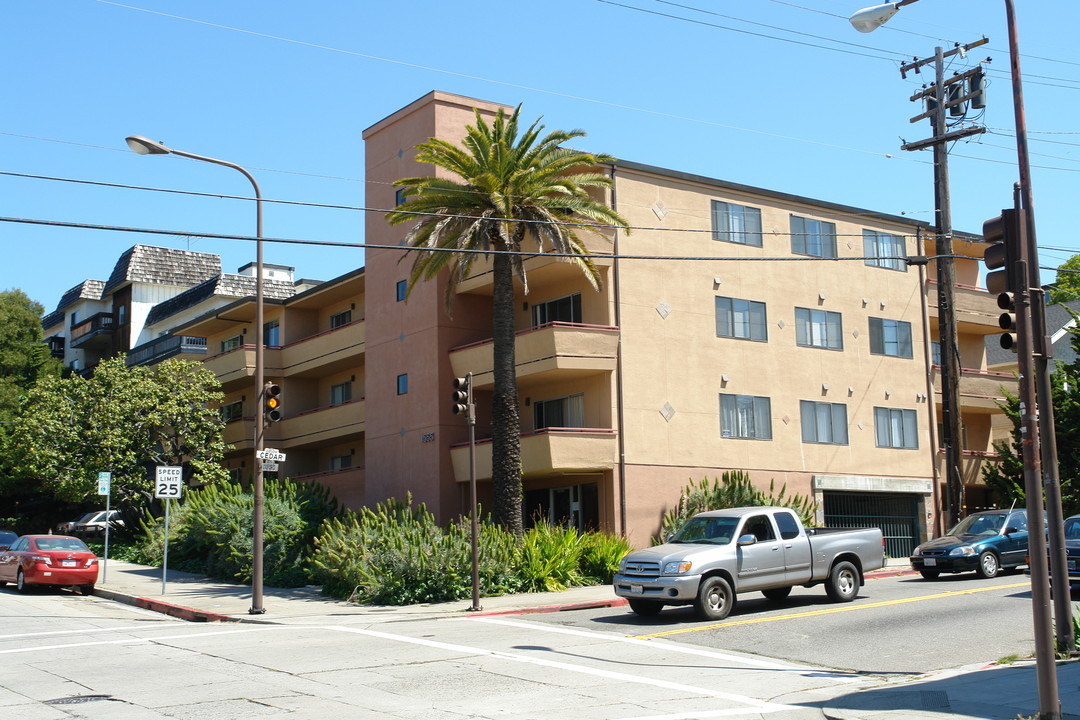 The North Berkeley Oxford Street Apartments in Berkeley, CA - Foto de edificio