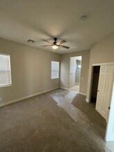 9025 Townbridge Ave in Las Vegas, NV - Building Photo - Building Photo