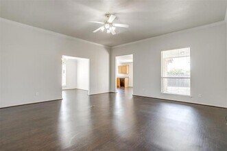 524 Thistle Meade Cir in Burleson, TX - Building Photo - Building Photo