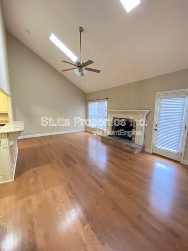 206 Hillsboro Cir in Florence, AL - Building Photo - Building Photo