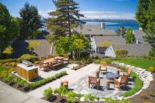 The Carillon Apartments in Kirkland, WA - Building Photo