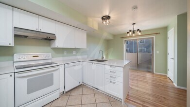 5330 Solar Ridge Dr in Colorado Springs, CO - Building Photo - Building Photo