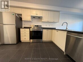 6 Bradshaw Dr in Hamilton, ON - Building Photo - Building Photo