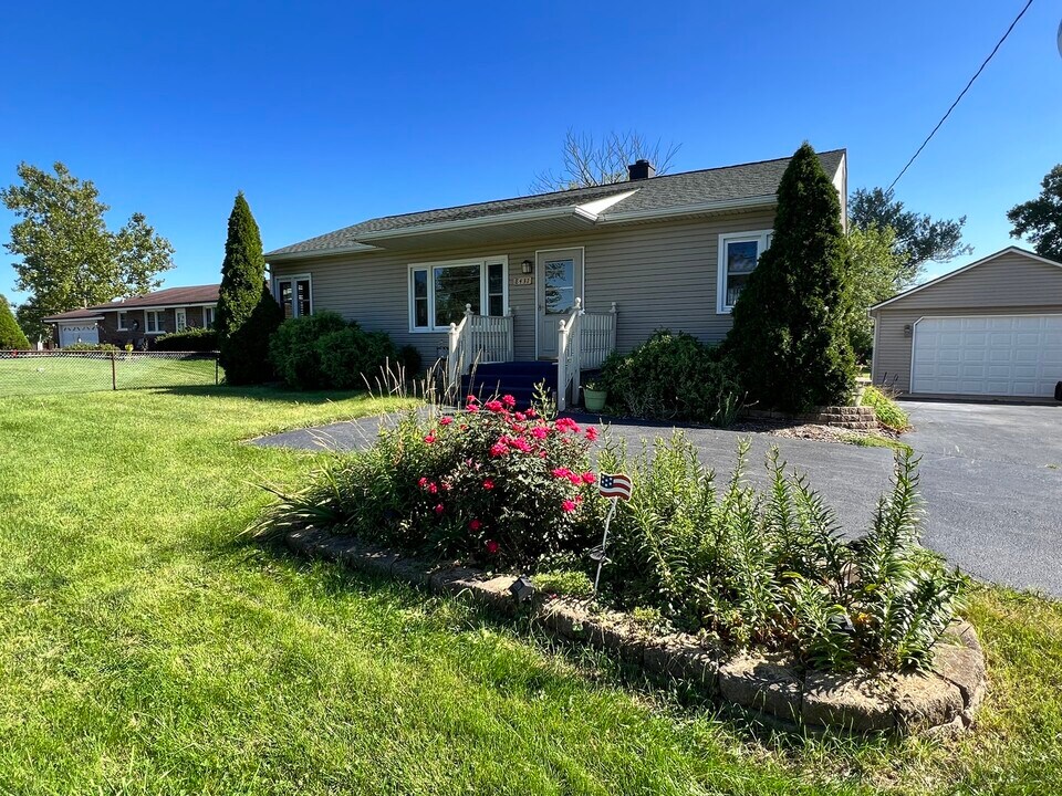 8431 W 135th St in Orland Park, IL - Building Photo