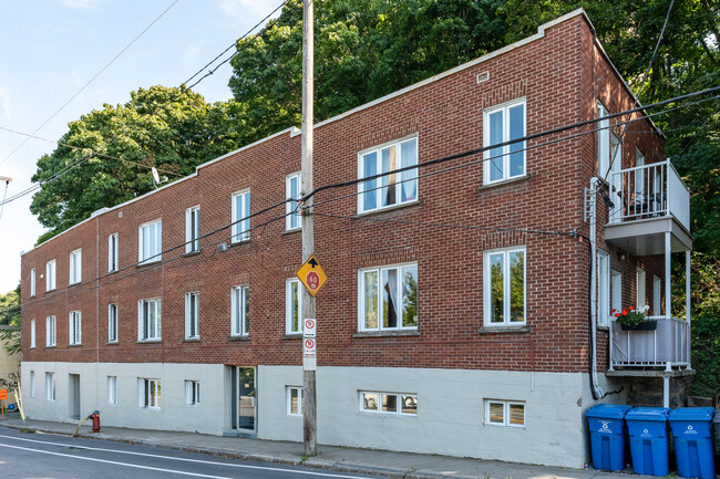 685 De La Pente-Douce Côte in Québec, QC - Building Photo - Primary Photo