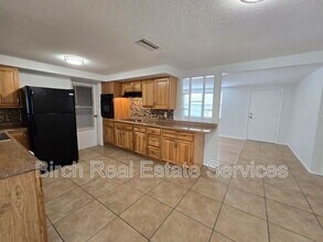 1625 Colmar Dr in Holiday, FL - Building Photo - Building Photo