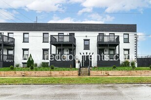1329 E Market St in Indianapolis, IN - Building Photo
