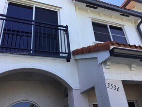 3536 NW 29th Pl in Lauderdale Lakes, FL - Building Photo - Building Photo
