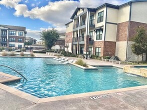 Falcon at Grand Harbor in Katy, TX - Building Photo - Building Photo