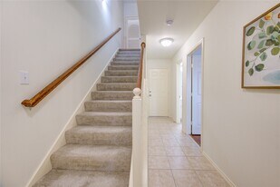 830 W Heights Hollow Ln in Houston, TX - Building Photo