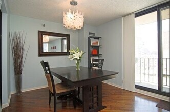 70 W Huron St, Unit 602 in Chicago, IL - Building Photo - Building Photo