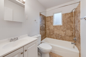 Ventnor Apartments in Lansing, MI - Building Photo - Interior Photo