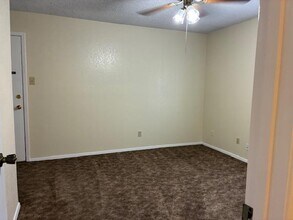 405 Rockcrest Dr in Cleburne, TX - Building Photo - Building Photo