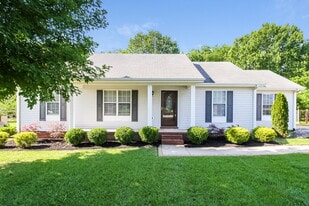 2231 Sawmill St in Murfreesboro, TN - Building Photo