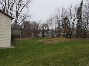 1623 Lamberton Lake Dr NE in Grand Rapids, MI - Building Photo - Building Photo