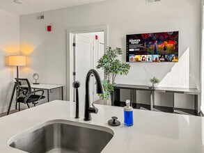 2400 E Huntingdon St in Philadelphia, PA - Building Photo - Building Photo