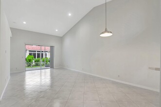 6277 Heliconia Rd in Delray Beach, FL - Building Photo - Building Photo