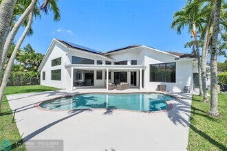 410 Sabal Way in Weston, FL - Building Photo - Building Photo