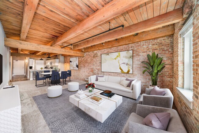 5th Avenue Station in Naperville, IL - Foto de edificio - Building Photo