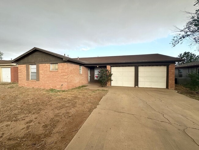property at 4811 W Illinois Ave