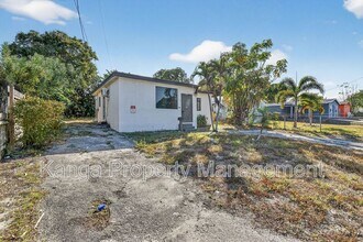 1257 W 35th St in West Palm Beach, FL - Building Photo - Building Photo