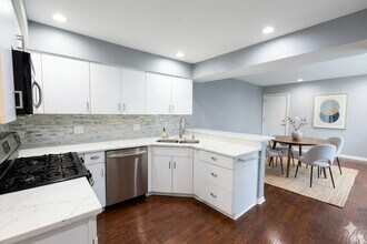 147 White Branch Ct N in Schaumburg, IL - Building Photo - Building Photo