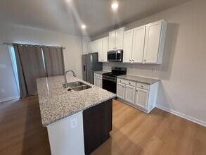15906 Misty Blue Aly in Midlothian, VA - Building Photo - Building Photo