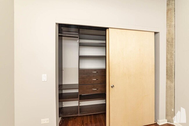 property at 700 N Larrabee St