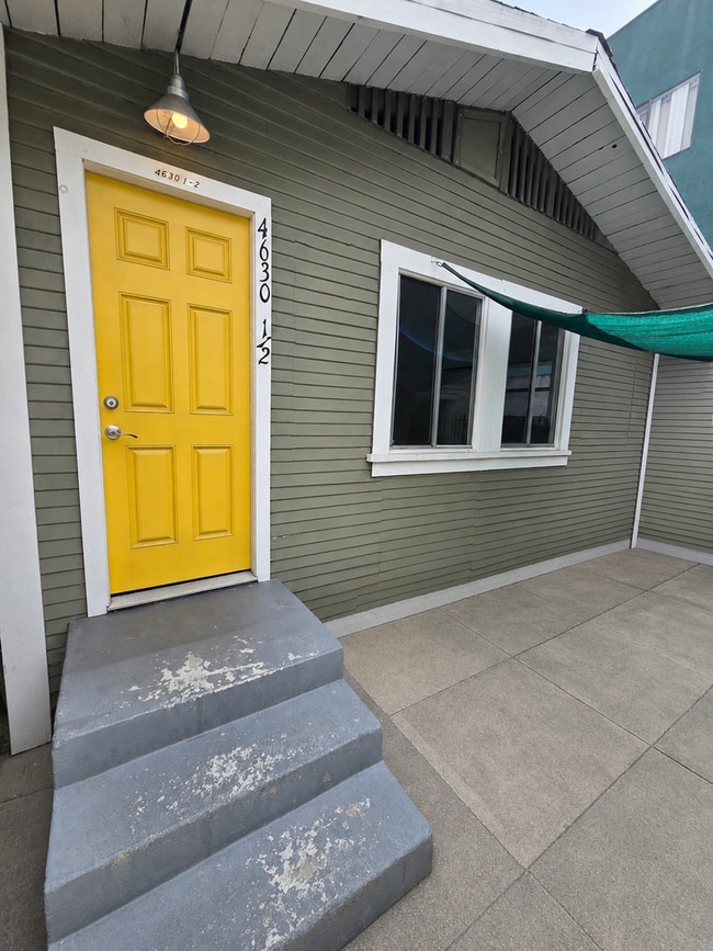 property at 4628 York Blvd