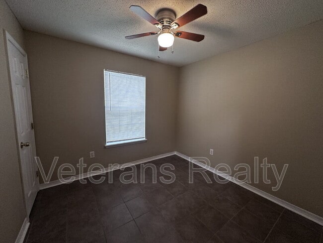 13425 Warren Dr in Gulfport, MS - Foto de edificio - Building Photo