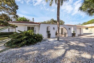 726 Birdsong Ln in Siesta Key, FL - Building Photo - Building Photo
