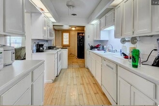 705 E Ohio Ave in DeLand, FL - Building Photo - Building Photo