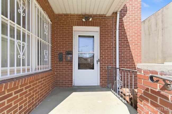 10 Garfield St in Linden, NJ - Building Photo - Building Photo