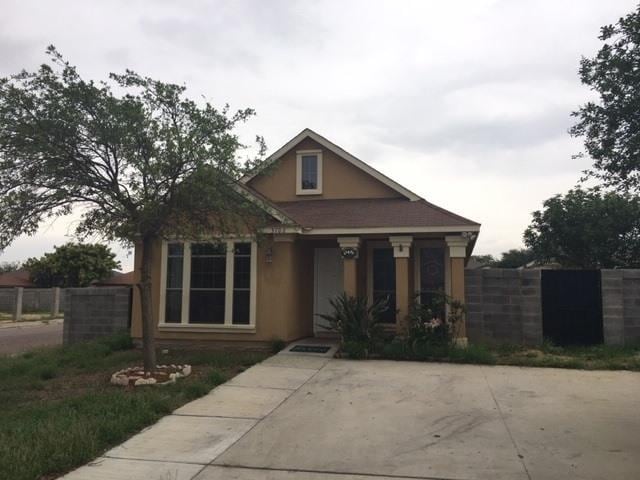 3702 Sereno Dr in Laredo, TX - Building Photo - Building Photo