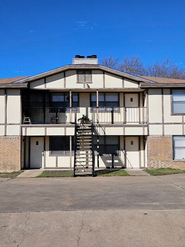 2001 Cedarhill Dr in Killeen, TX - Building Photo - Building Photo