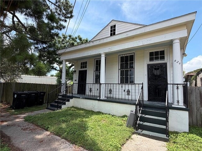 property at 824 Cambronne St