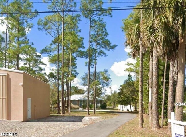 6840 Cadet Ave in Ft. Myers, FL - Building Photo - Building Photo