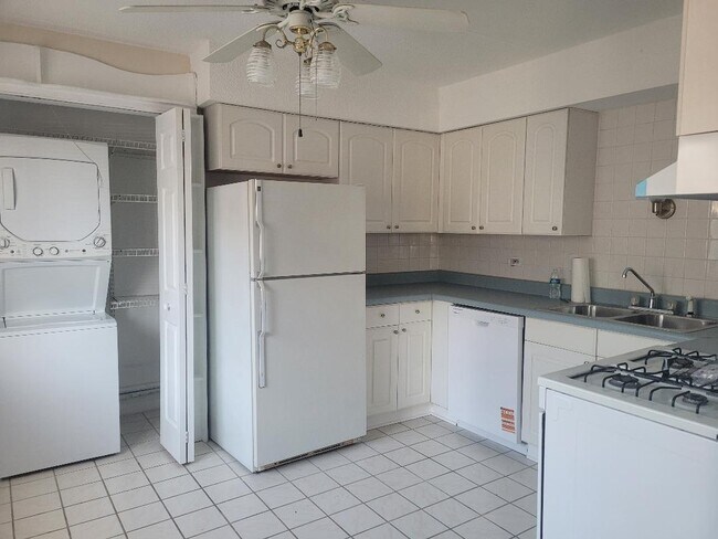 7335 W 157th St, Unit 1C in Orland Park, IL - Building Photo - Building Photo