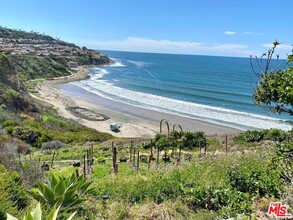 649 Paseo De La Playa in Redondo Beach, CA - Building Photo - Building Photo